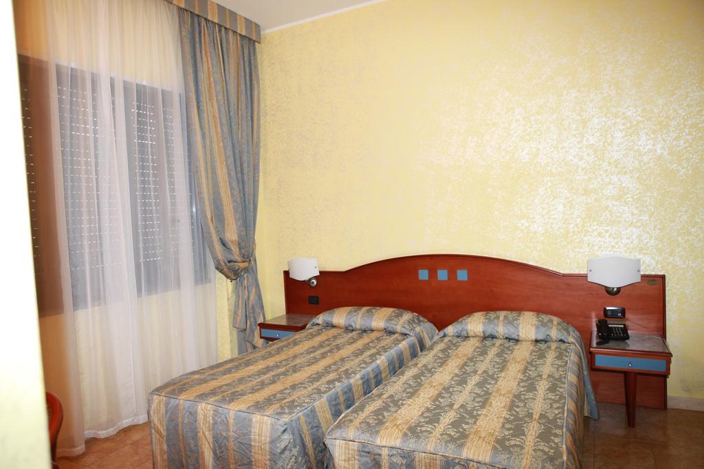 Hotel San Giuseppe - Cityhotel Catanzaro Zimmer foto